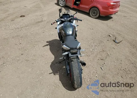 2024 Suzuki Gsx800 F z USA, uszkodzony, nr VIN JS1EM13B2R7103349